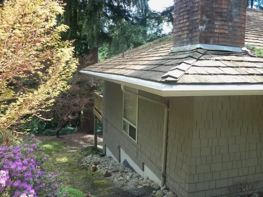 Bellevue Jung Leaflessgutter™ Shield Master Gutter Covers Keep Out Small Debris